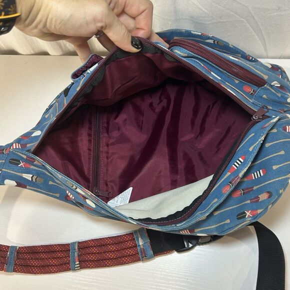 Kavu Blue Backpack with Wooden Paddles/Oars Pattern Red Rope Sling Back Bag - Picture 4 of 7